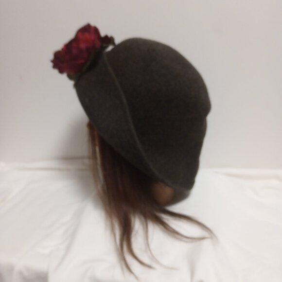 ***SOLD*** Gray Felted Wool Derby Hat with Burgundy Red Silk Flower - Picture 9 of 11